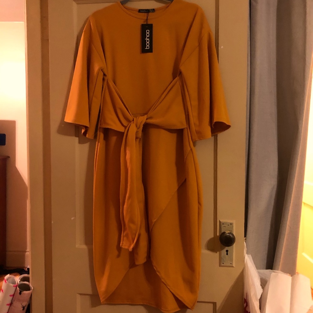 NEW WITH TAGS! Mustard yellow boohoo midi dress
